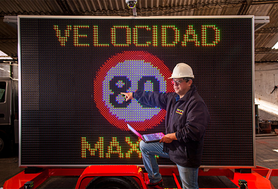 Integración de periféricos en PMV móvil