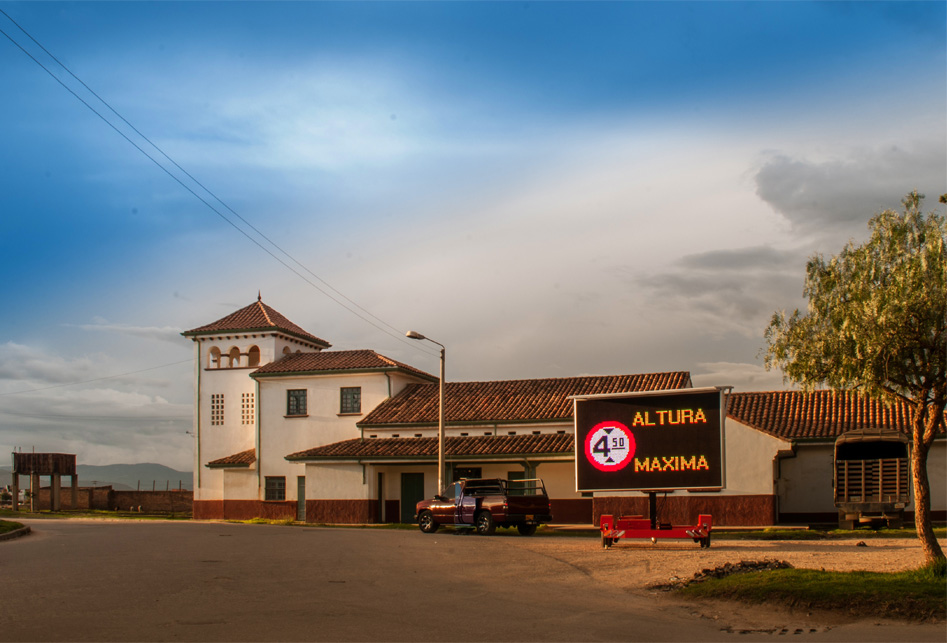 Panel móvil de señalización vial